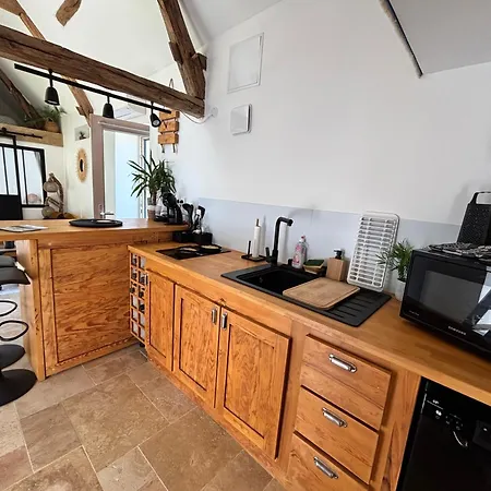 فندق مبيت وإفطار D'hote De Charme Dans Maison Independante, Terrasse, Proche Saumur Neuillé